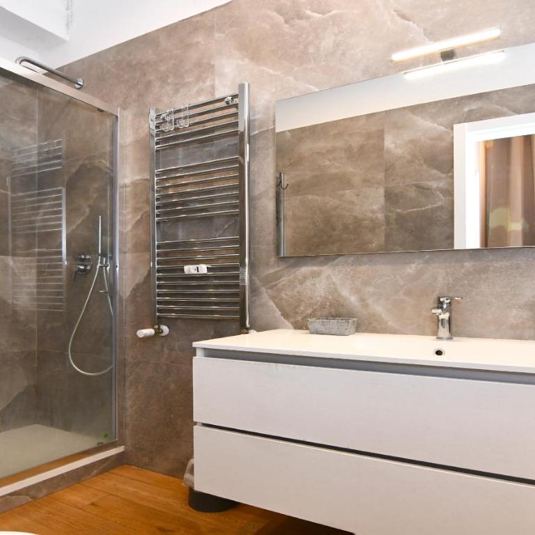 Duomo 10 min- Attico con Doppio Terrazzo - Appartamento con 1 Camera da Letto - 12