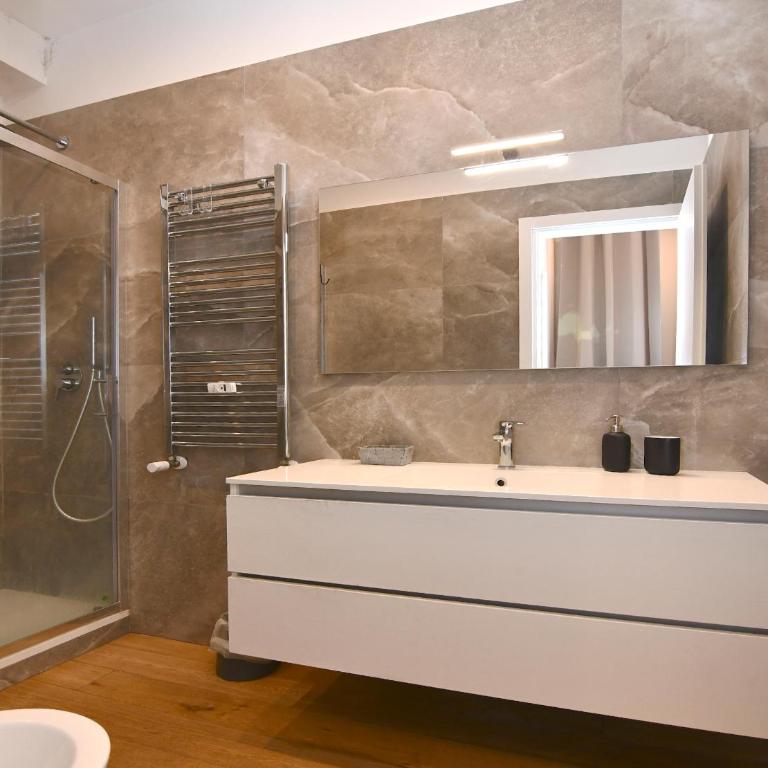 Duomo 10 min- Attico con Doppio Terrazzo - Appartamento con 1 Camera da Letto - 27