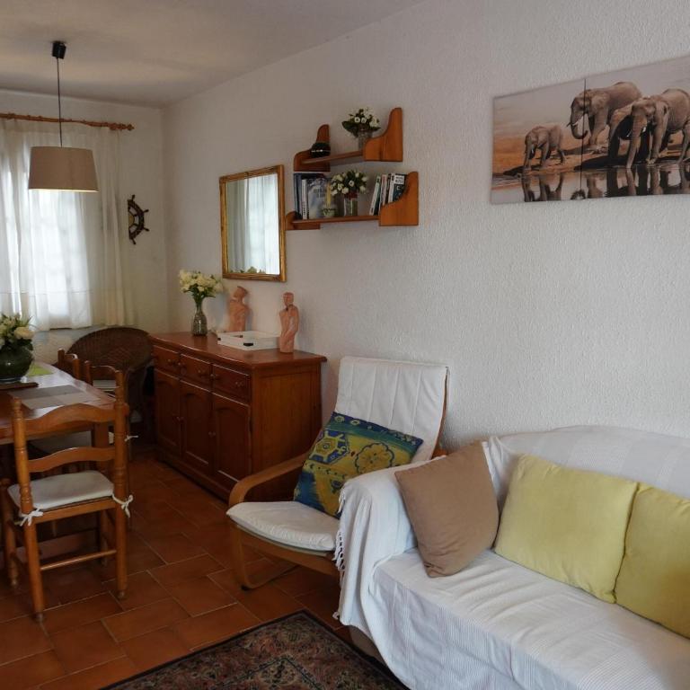 Casa Vacacional Tranquila con Piscina, Jardín y Cerca de la Playa en L'Estartit - ES-323-29 - Vacation Home - 10