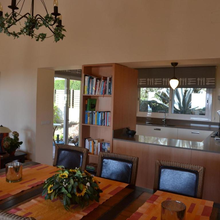 Villa con Piscina Privada y A/C - 4 km Playa - ES-323-62 - Vacation Home - 35