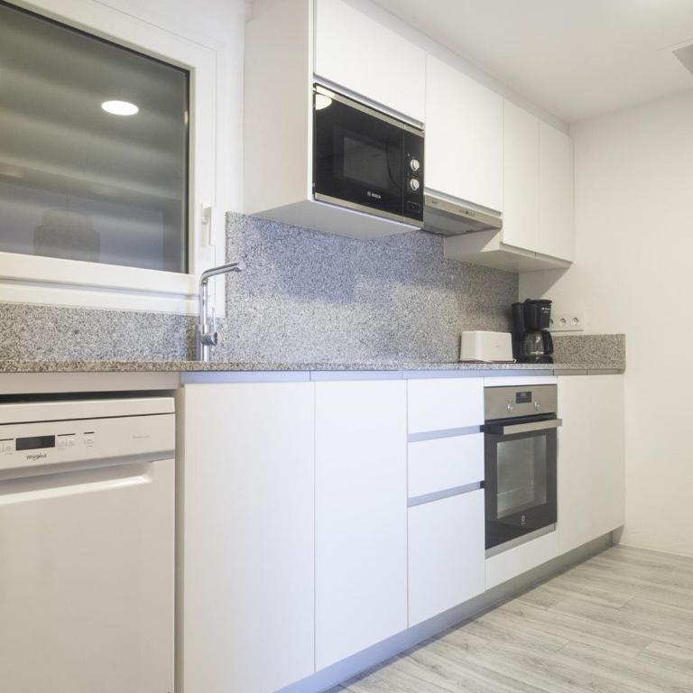 Apartamento para 6 Personas en la Playa con Parking y Wi-Fi - ES-325-7 - Apartment - 16