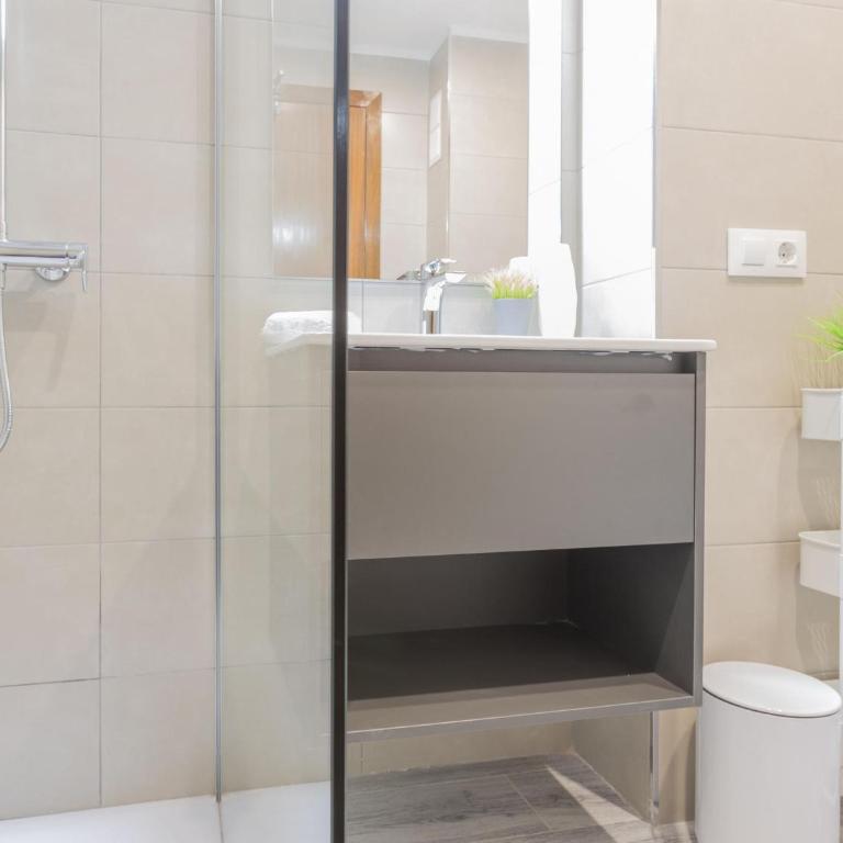 Apartamento para 6 Personas en la Playa con Parking y Wi-Fi - ES-325-7 - Apartment - 22