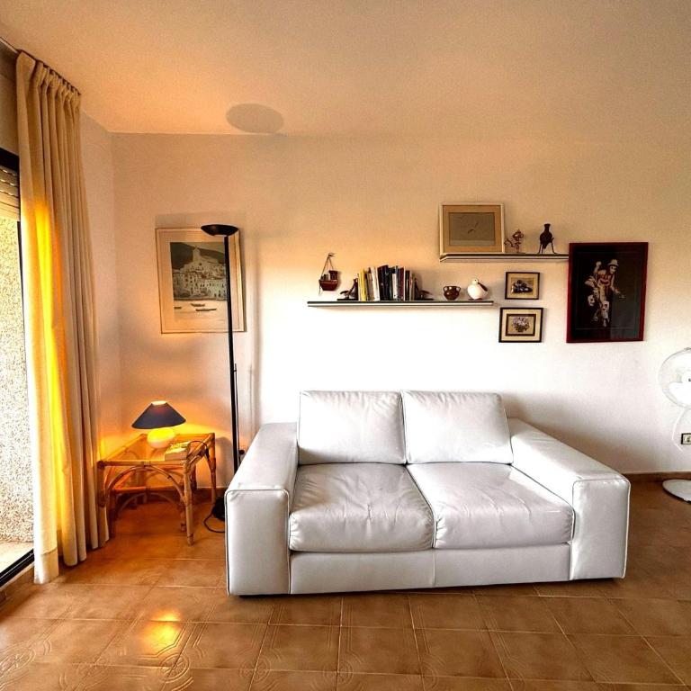Apartamento junto a la Playa, L'Estartit, Mascotas Bienvenidas - ES-323-77 - Apartment - 4
