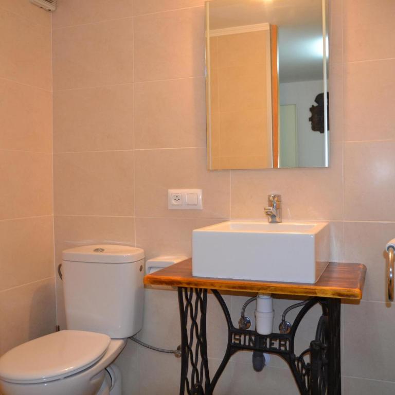 Casa familiar con piscina comunitaria en L'Estartit - ES-323-67 - Vacation Home - 30