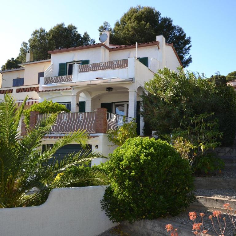 Casa moderna en zona tranquila con piscina y cerca de la playa en Torroella de Montgrí - ES-323-17 - Vacation Home - 1
