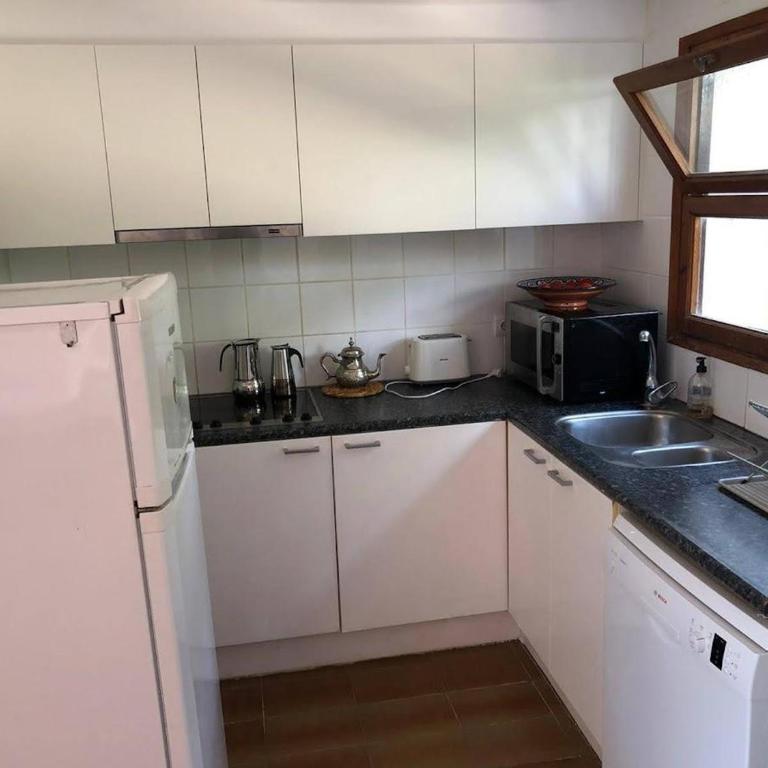 Casa con Jardín, Piscina, y Terrazas en Zona Tranquila Cerca de L'Estartit - ES-323-24 - Vacation Home - 3