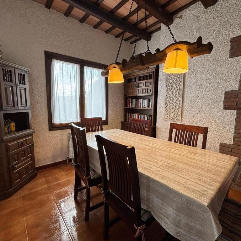 Casa con Gran Jardín Privado y Piscina Comunitaria en Torroella de Montgrí - ES-323-44 - Vacation Home - 12