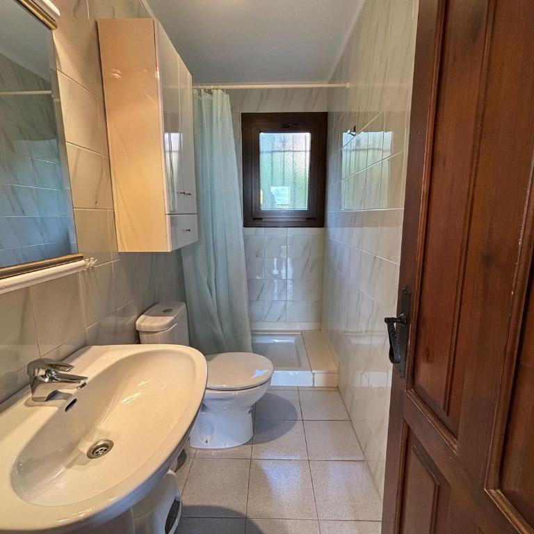 Casa con Gran Jardín Privado y Piscina Comunitaria en Torroella de Montgrí - ES-323-44 - Vacation Home - 24