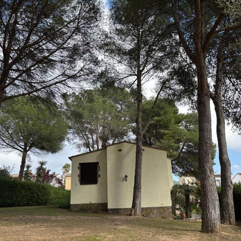 Casa con Gran Jardín Privado y Piscina Comunitaria en Torroella de Montgrí - ES-323-44 - Vacation Home - 30