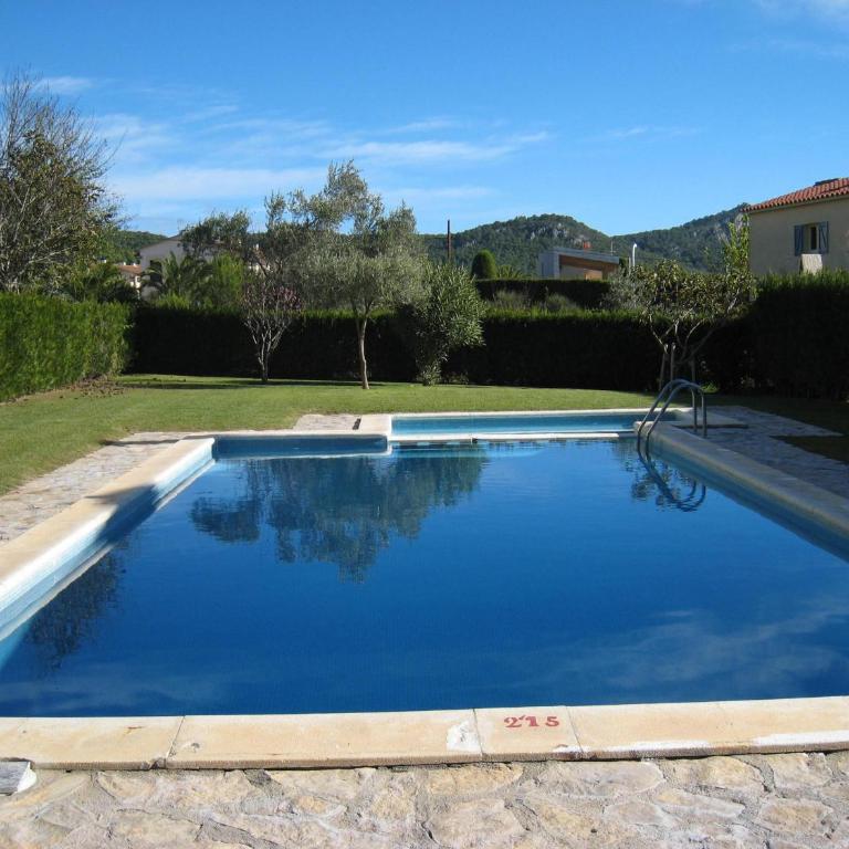 Casa con Gran Jardín Privado y Piscina Comunitaria en Torroella de Montgrí - ES-323-44 - Vacation Home - 32