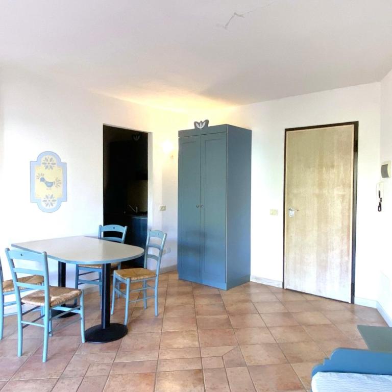 ISA - Residence with swimming pool in Porto Rotondo - Apartment mit 1 Schlafzimmer - 4