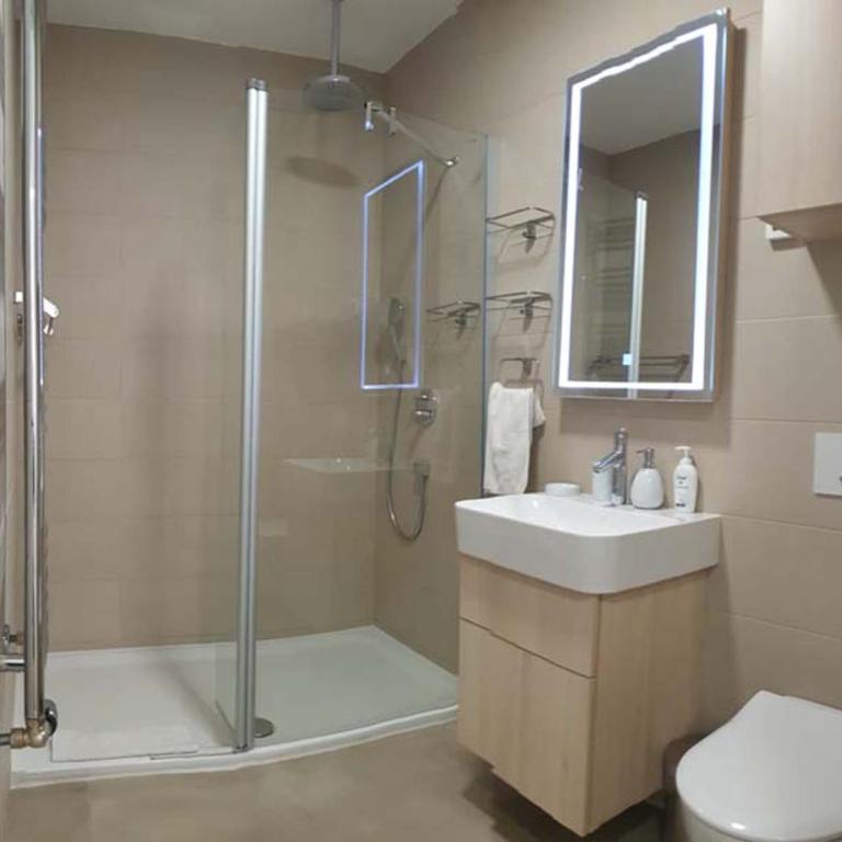 A Blok Exclusive Suite with garage - Two-Bedroom Apartment - 8