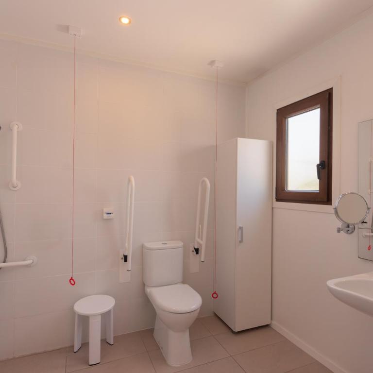Four Points by Sheraton Costa Blanca Villas - Villa Adaptada de 2 dormitorios con piscina, balcón y vistas al resort - 3