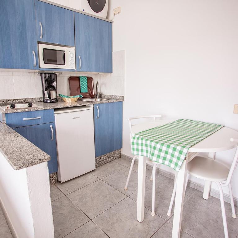 Servatur Montebello - Estudio con vista parcial al mar - 4