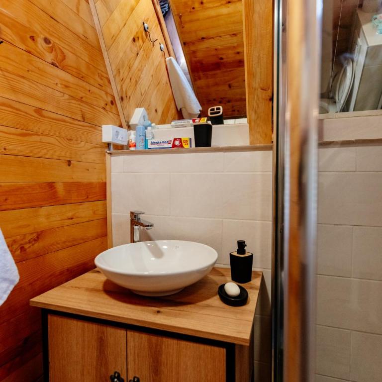 WIND Cottage - One-Bedroom House - 24