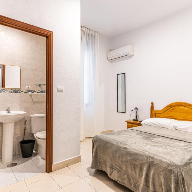 Hostal Marie Del Mar - Double Room with Private Bathroom - 6