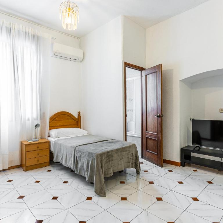 Hostal Marie Del Mar - Triple Room with Private Bathroom - 1