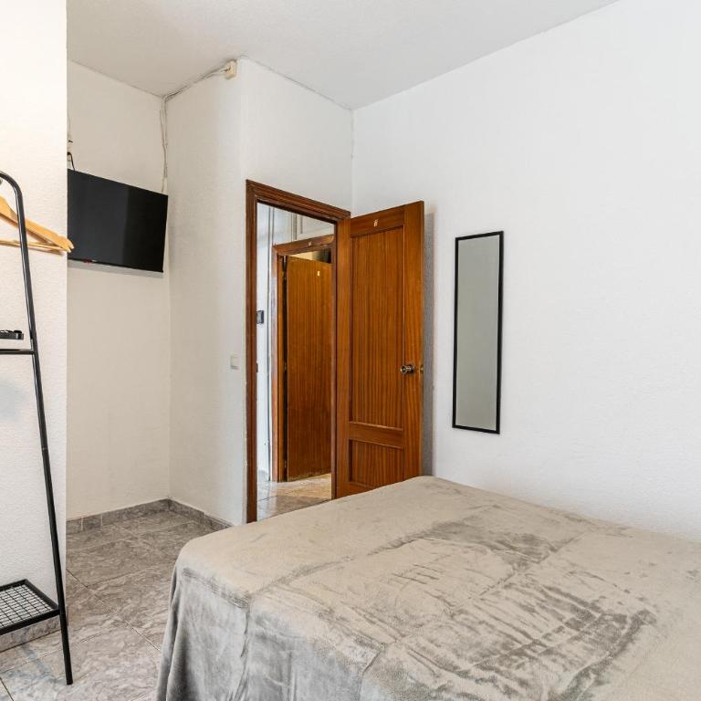 Hostal Marie Del Mar - Double Room with Private Bathroom - 10