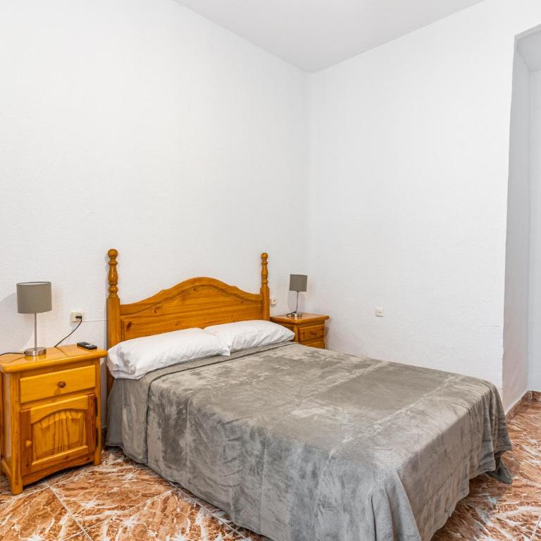 Hostal Marie Del Mar - Double Room with Private Bathroom - 12