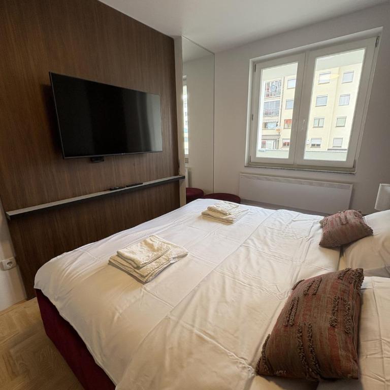 Self check-in lux apt near Jahorina & Sarajevo - One-Bedroom Apartment with Balcony - 26