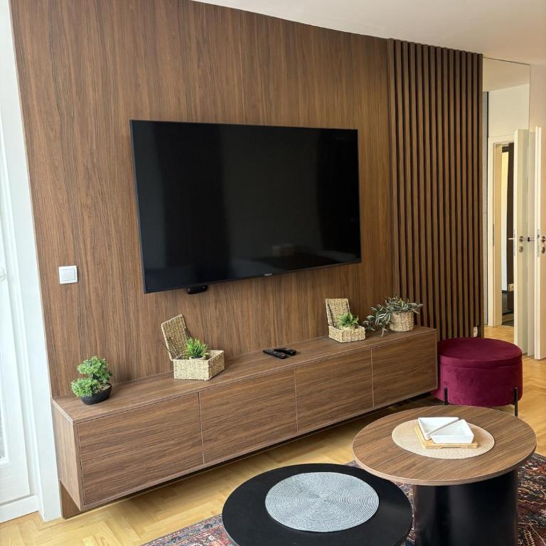 Self check-in lux apt near Jahorina & Sarajevo - One-Bedroom Apartment with Balcony - 7