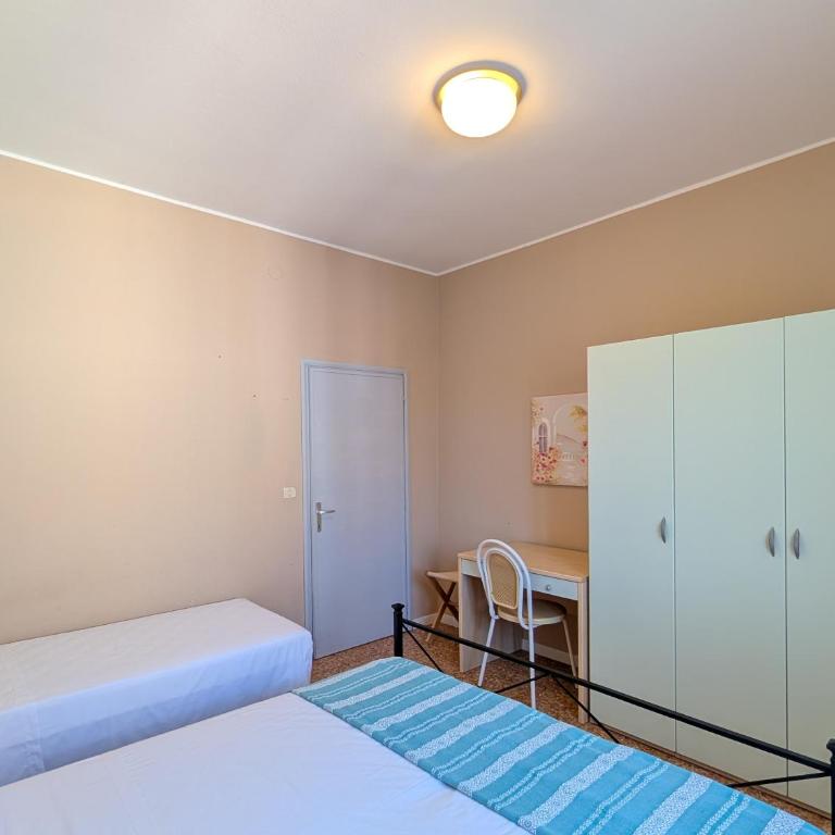 Alloggi San Marco - Camera Matrimoniale con Letto Supplementare - 34