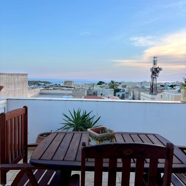 Attico Luna Lampedusa - Appartamento con 2 Camere da Letto e Terrazza - 1