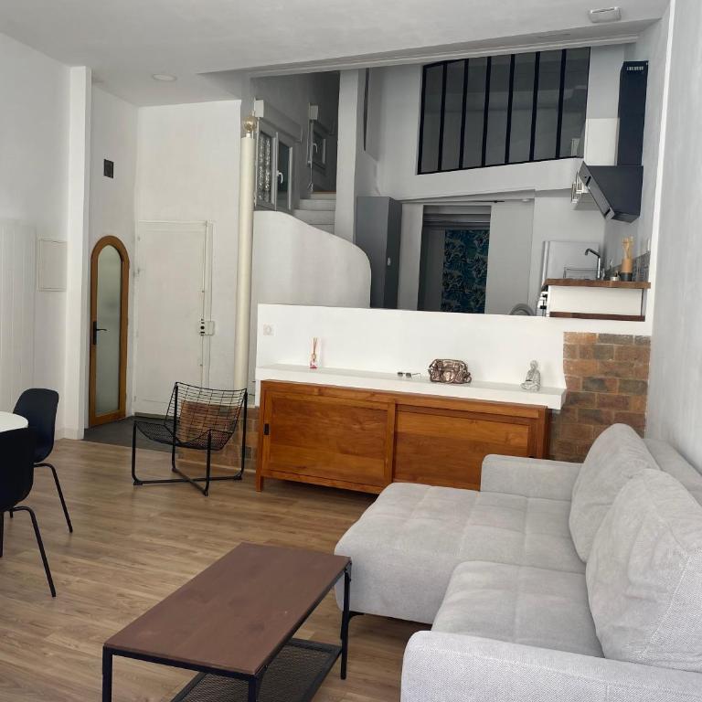 Appartement rénové plein centre - Apartamento de 2 dormitorios - 1