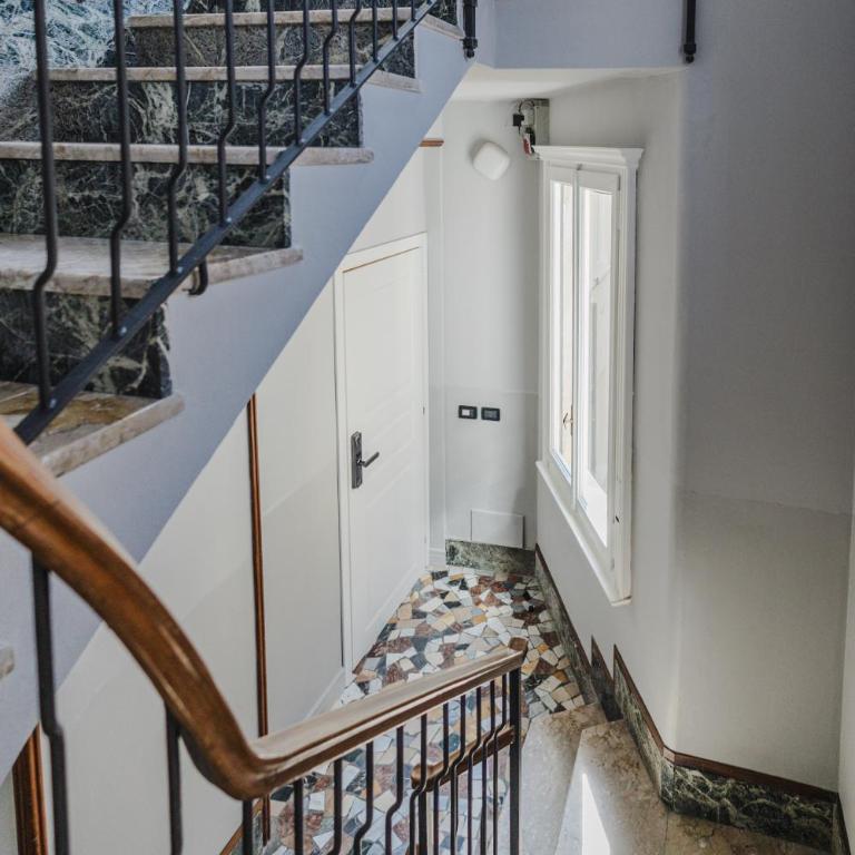 Palazzo 38 - Appartamento con 2 Camere da Letto e Vista Lago - 3