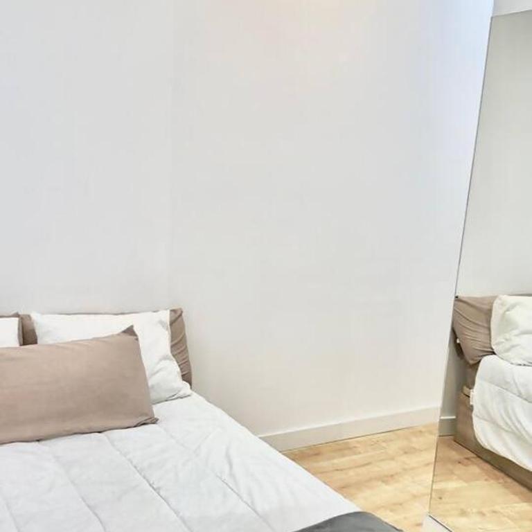 Habitación Plaza Zerolo E - Double Room with Private Bathroom - 1