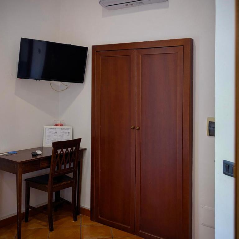 Locanda Dell'Arte - Camera Matrimoniale con Balcone - 10