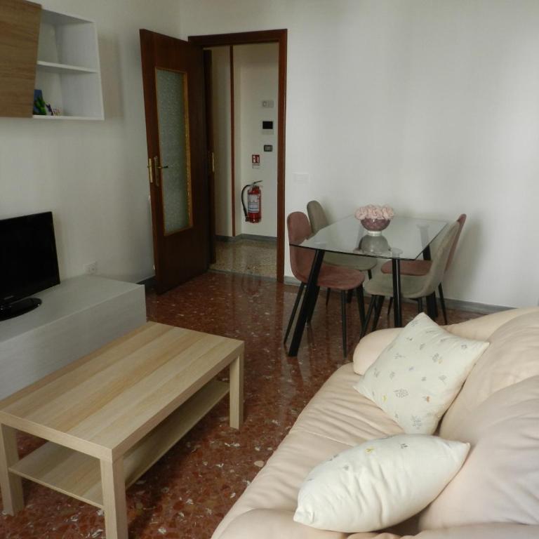 Family Home Salerno - Appartamento con 2 Camere da Letto - 17