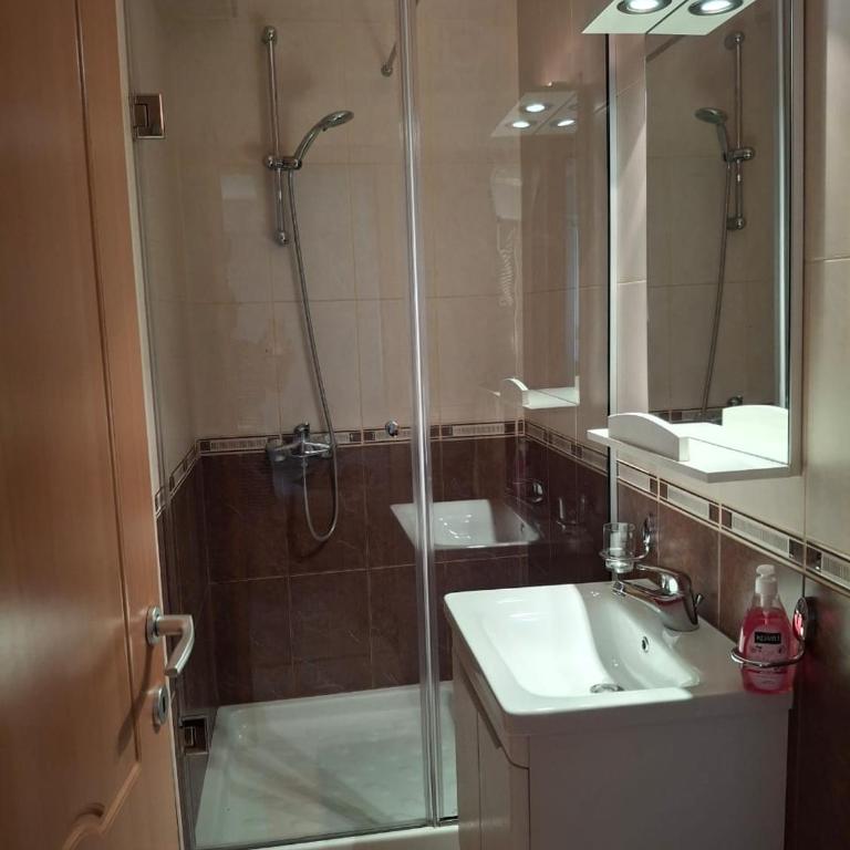 Apartmani Aleks - Trokrevetna Soba - 5