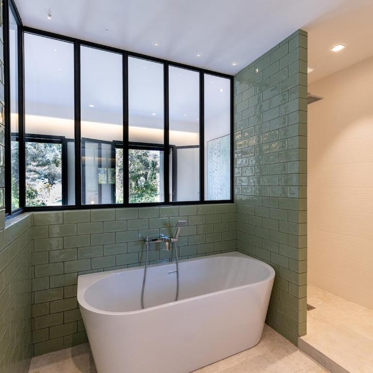 Appart Hotel 4 chambres - parking - piscine commune - Apartment - 46