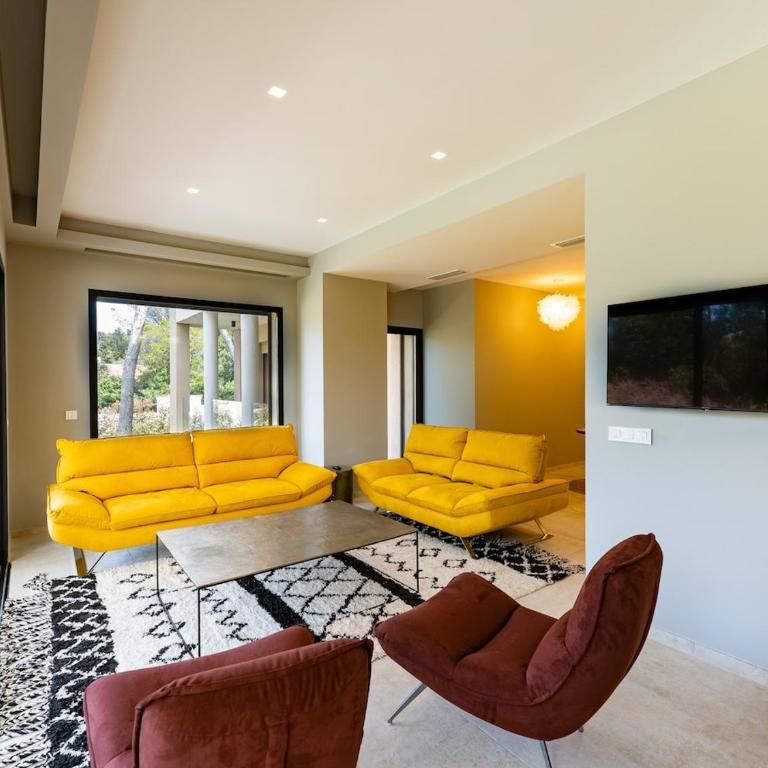 Appart Hotel 4 chambres - parking - piscine commune - Apartment - 24