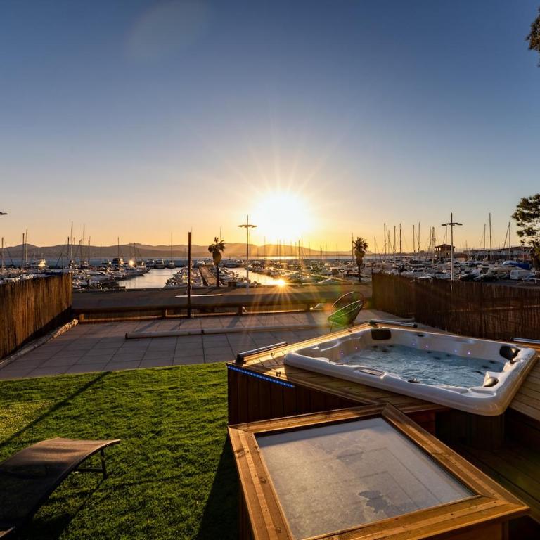 Appart Hotel 4 chambres - parking - piscine commune - Apartment - 11