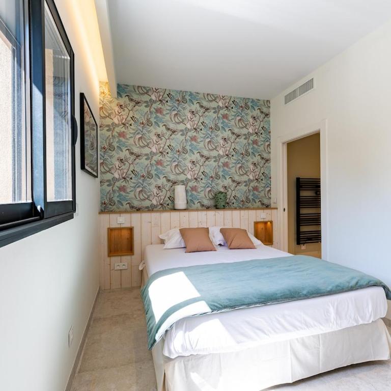 Appart Hotel 4 chambres - parking - piscine commune - Apartment - 38