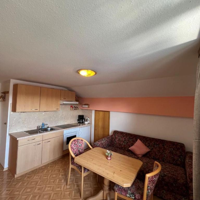 Gästehaus-Pension Keiss - Apartment mit 1 Schlafzimmer und Gartenblick - 3
