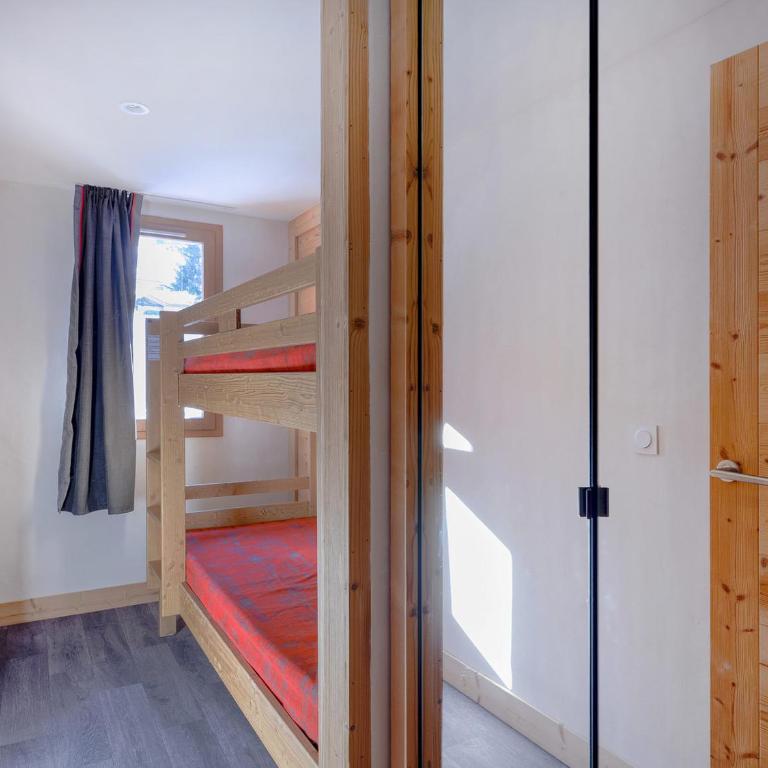 Appartement rénové près des pistes avec espace bien-être et parking - Five-Bedroom Apartment - 3