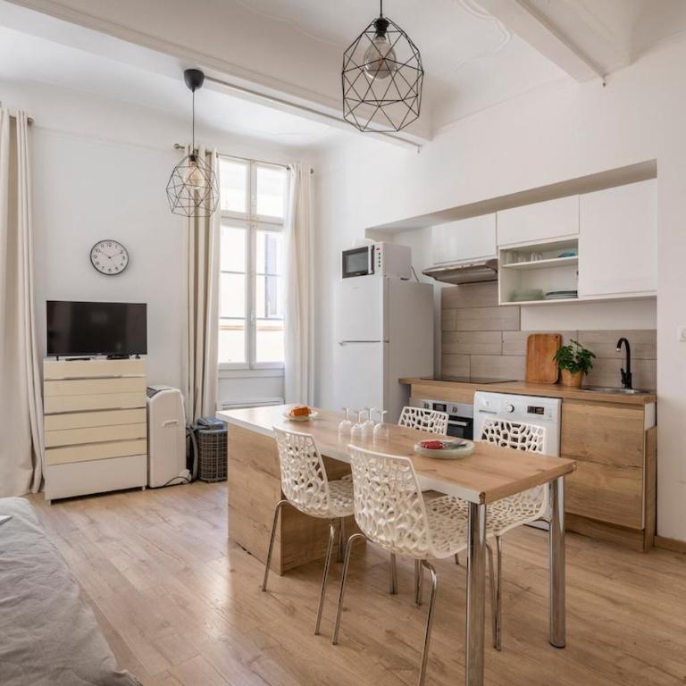 Central studio, perfect for discovering Aix on foot - Appartement 1 Chambre - 1