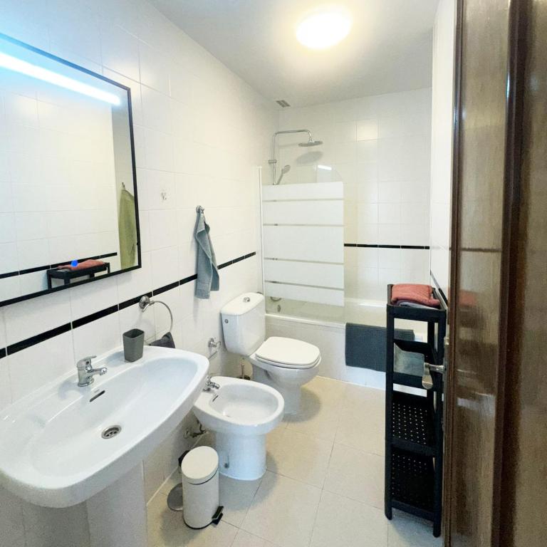 Apartment El Paraiso, 3 Bed 2 bath, 300M from the sea - Three-Bedroom Apartment - 15