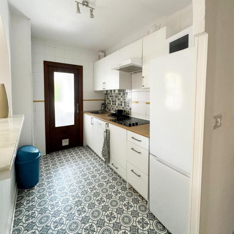 Apartment El Paraiso, 3 Bed 2 bath, 300M from the sea - Three-Bedroom Apartment - 9