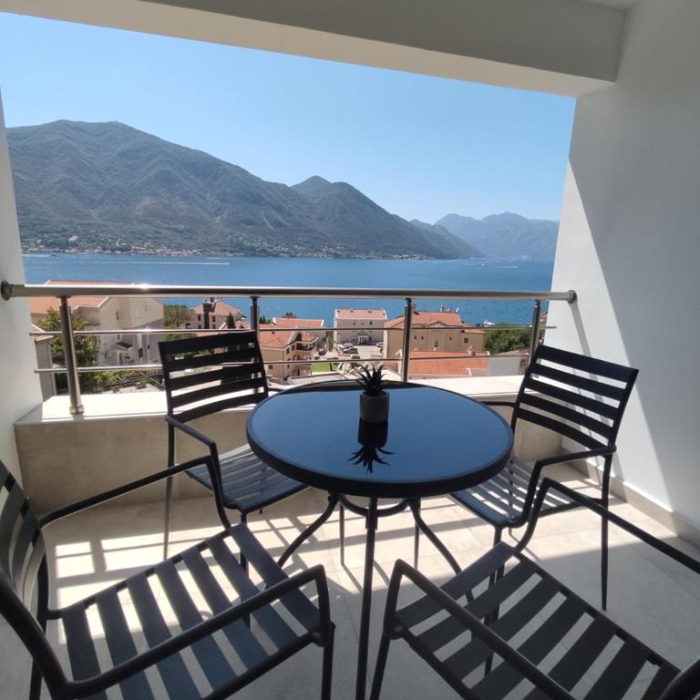 Pearl Shell Apartments - Studio Apartment with Sea View - 1