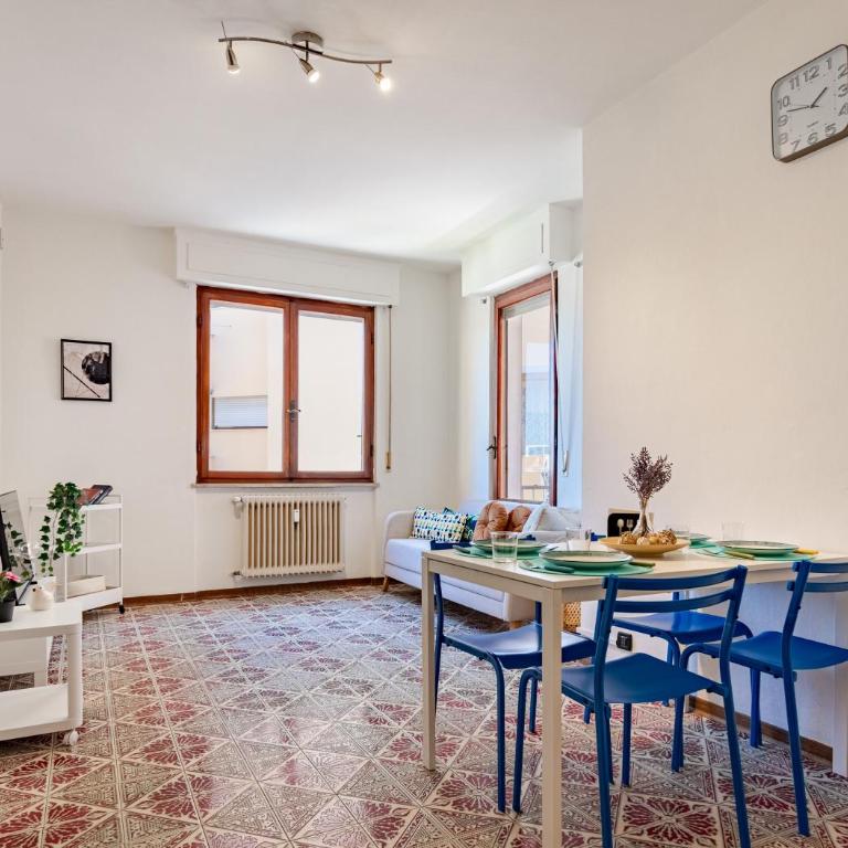 lnd 9- 2 Camere, 3 Balconi, parcheggio, zona residenziale - Appartamento con 2 Camere da Letto - 2