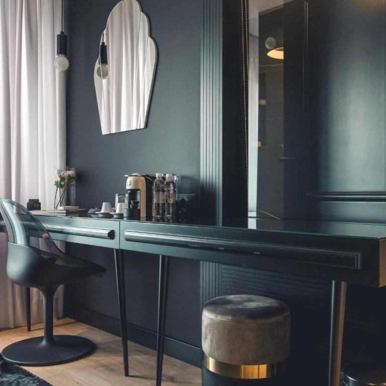 ConnectIN Apartments - Deluxe King Studio - 1