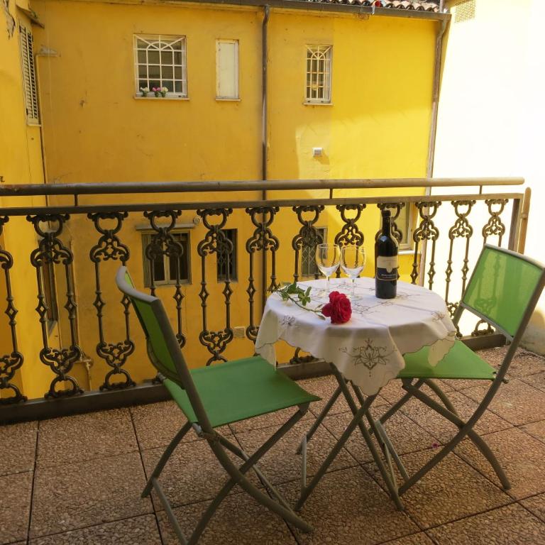 Casa Della Zia, Bologna by Short Holidays - Double or Twin Room with Private External Bathroom - 7