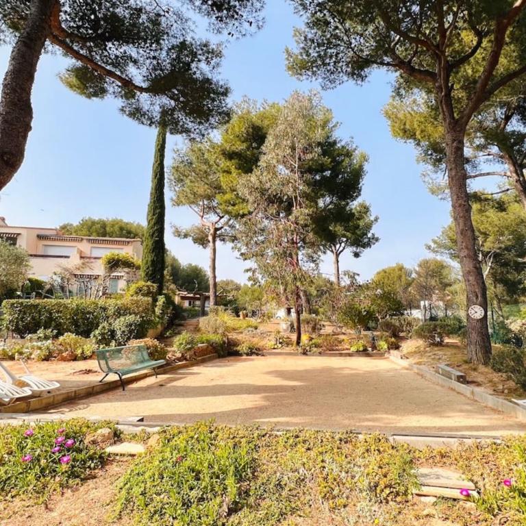 "LE COSY" très calme vue mer place de parking - Appartement - 15