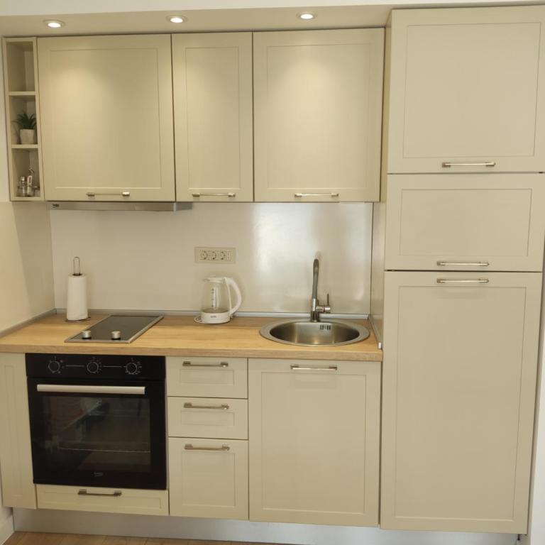 Pearl Shell Apartments - Deluxe Apartment - 9