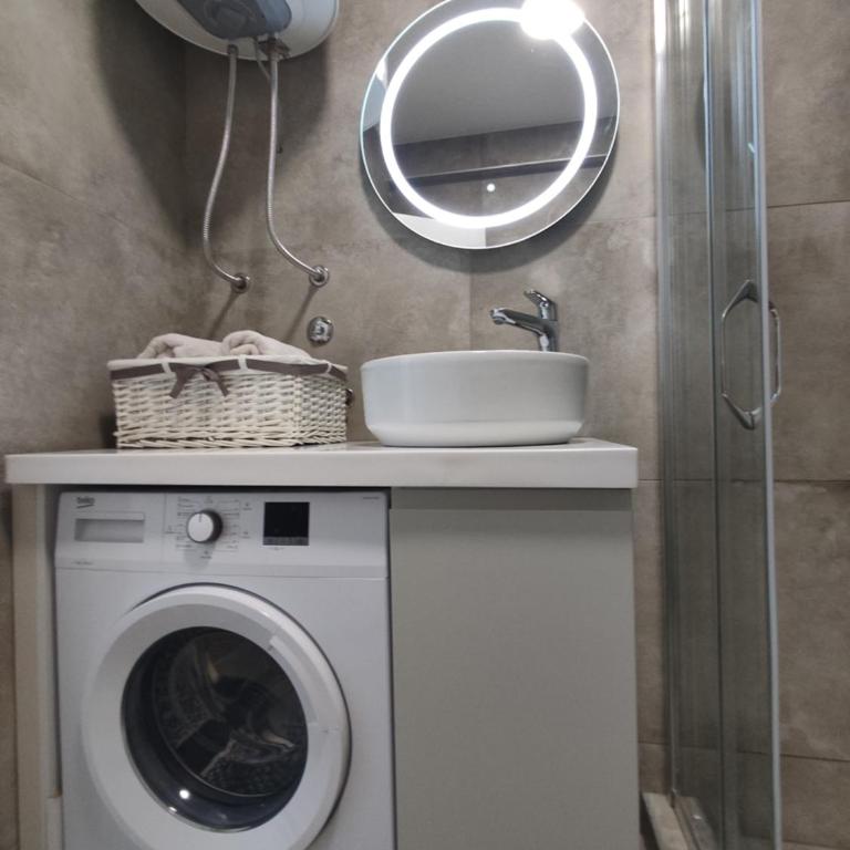 Pearl Shell Apartments - Deluxe Apartment - 13
