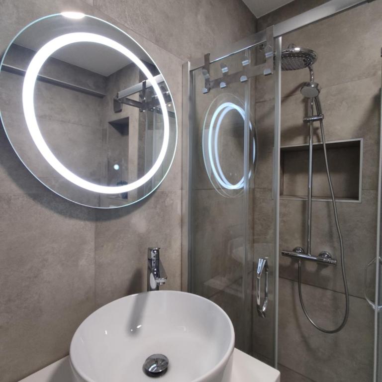 Pearl Shell Apartments - Deluxe Apartment - 15